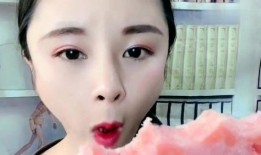 网红吃瓜纹身美女是谁,揭秘网络红人的神秘面纱