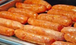 街边烤肠爆料怎么做视频,美味烤肠视频教程