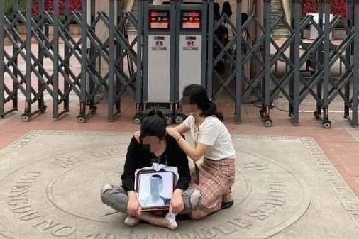 吃瓜娱乐社的个人展示页,带你走进娱乐圈幕后故事